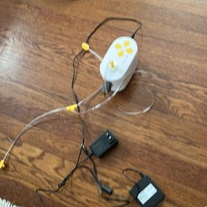 Medela pump in style no cups RESERVE DO NOT BUY